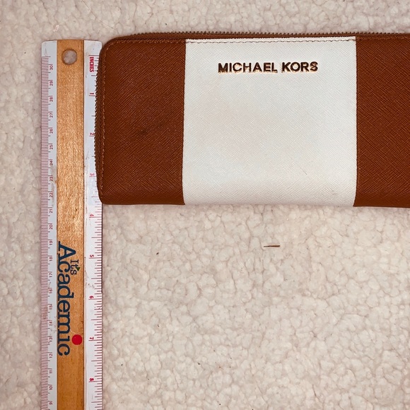 MK Striped Continental Wallet - Picture 8 of 8